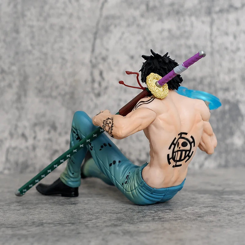 Figura Trafalgar Law - One Piece - Postura Sentada no Operation Room